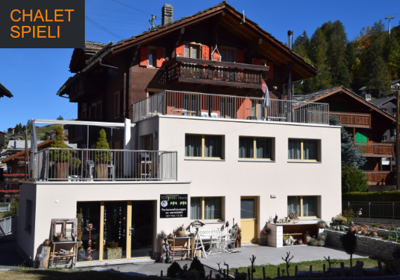 Südseite mit Blick auf die Gondelbahn.