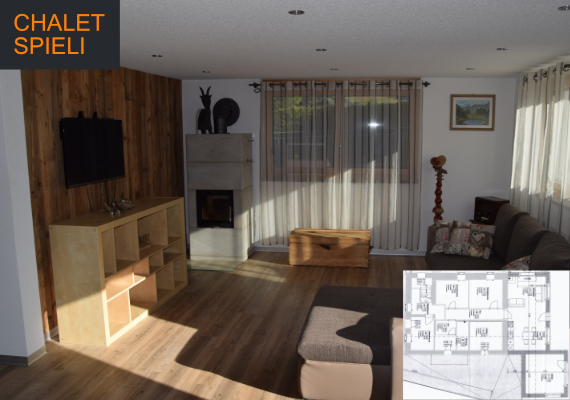 Dieses moderne, lichtdurchflutete Wohnzimmer lädt nicht nur am Abend zum verweilen ein.
                                        Der schöne Schwedenofen sorgt nicht nur für behagliche wärme in den kälteren tagen, sondern auch für eine romantische Atmospähre.